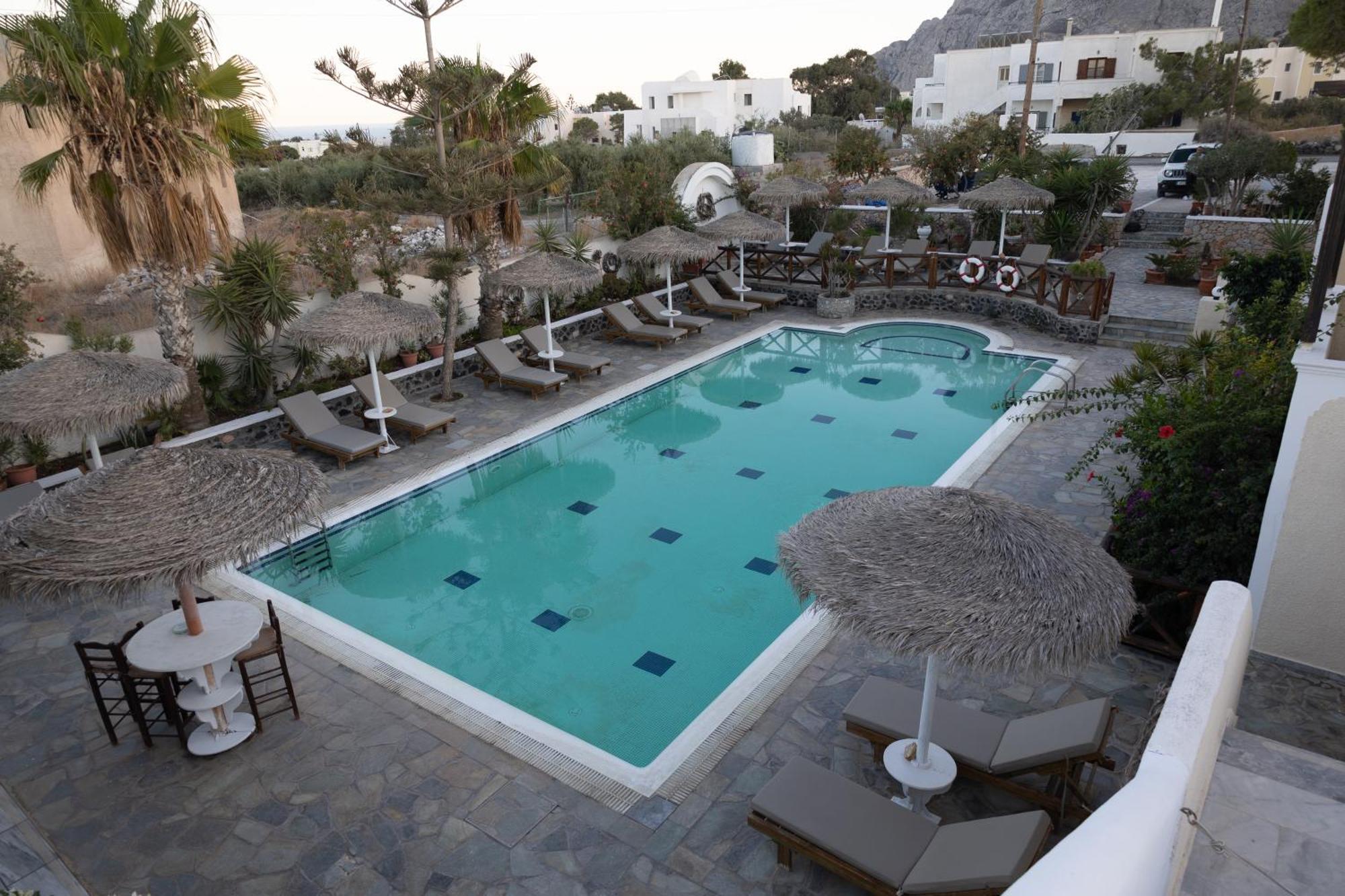 Ira Apartahotel Kamári