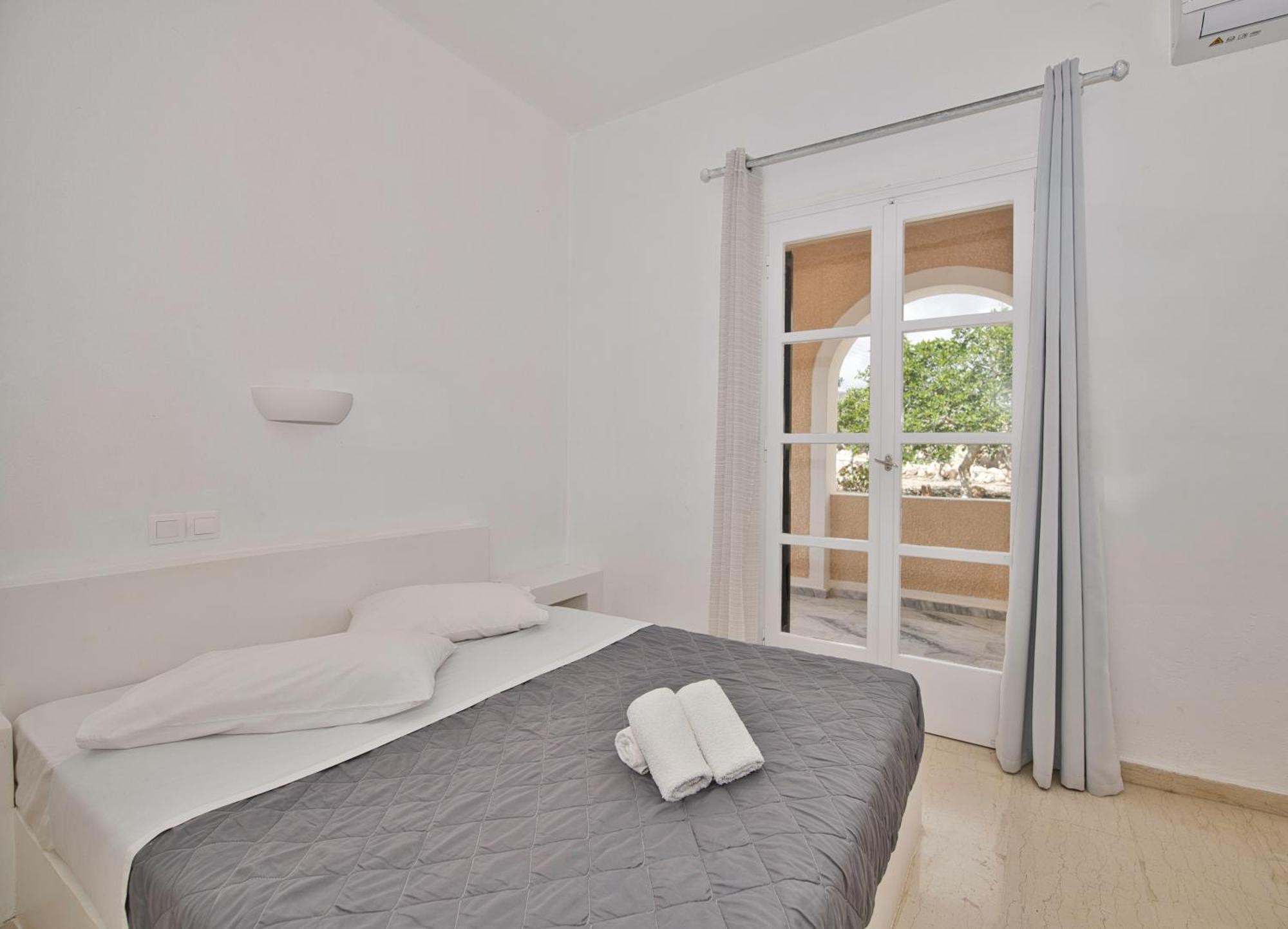 Aparthotel Ira Kamari (Santorini)