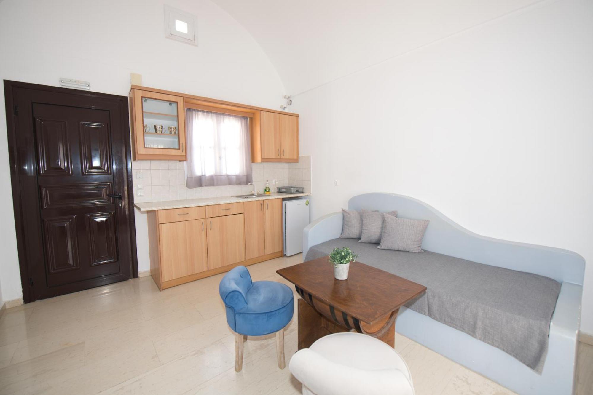 Ira Kamari (Santorini)