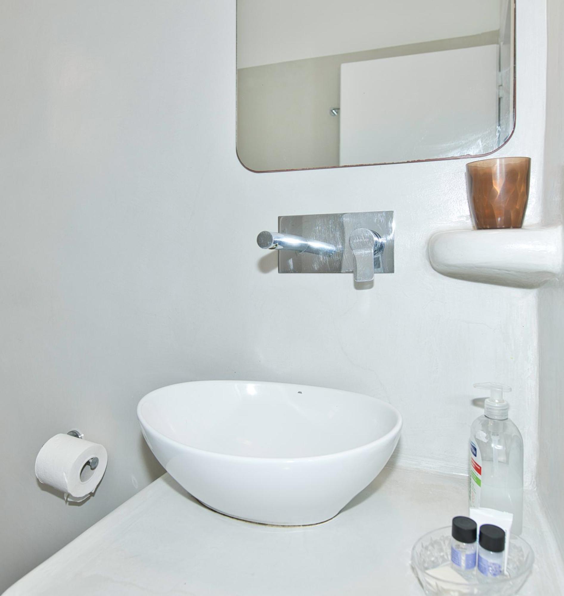Ira Aparthotel *