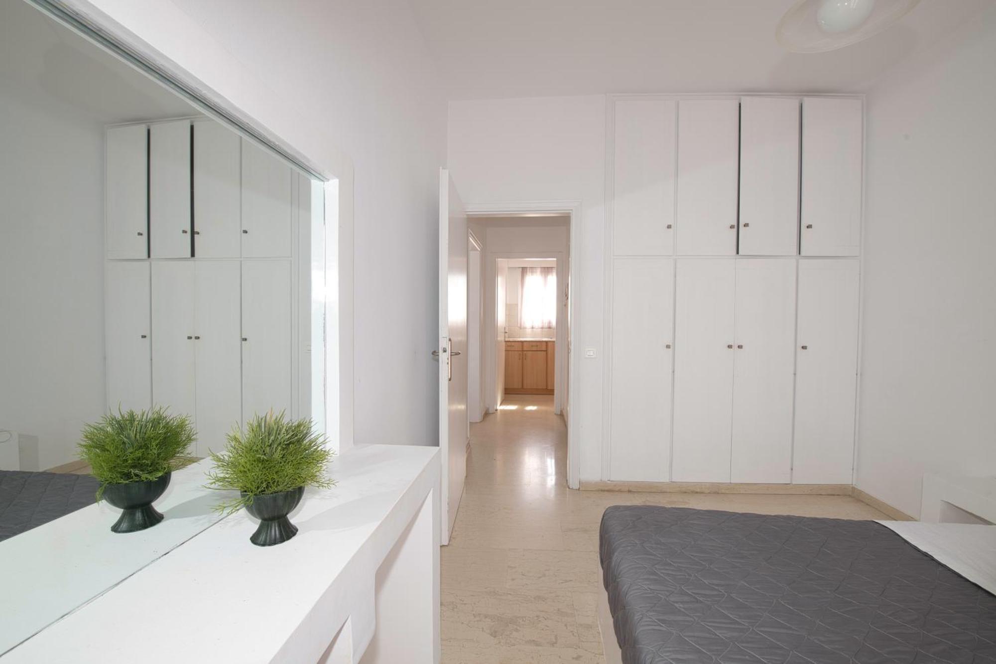 Ira Aparthotel *