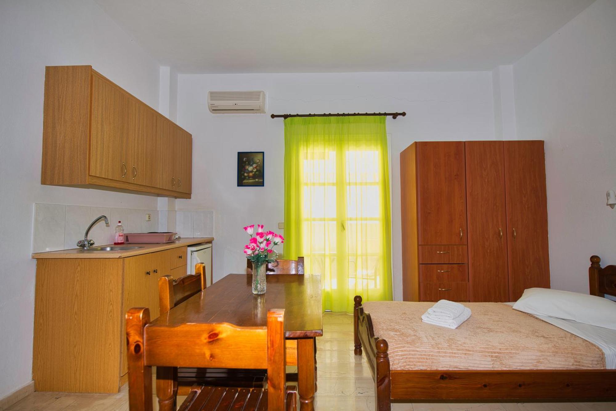 Ira Aparthotel