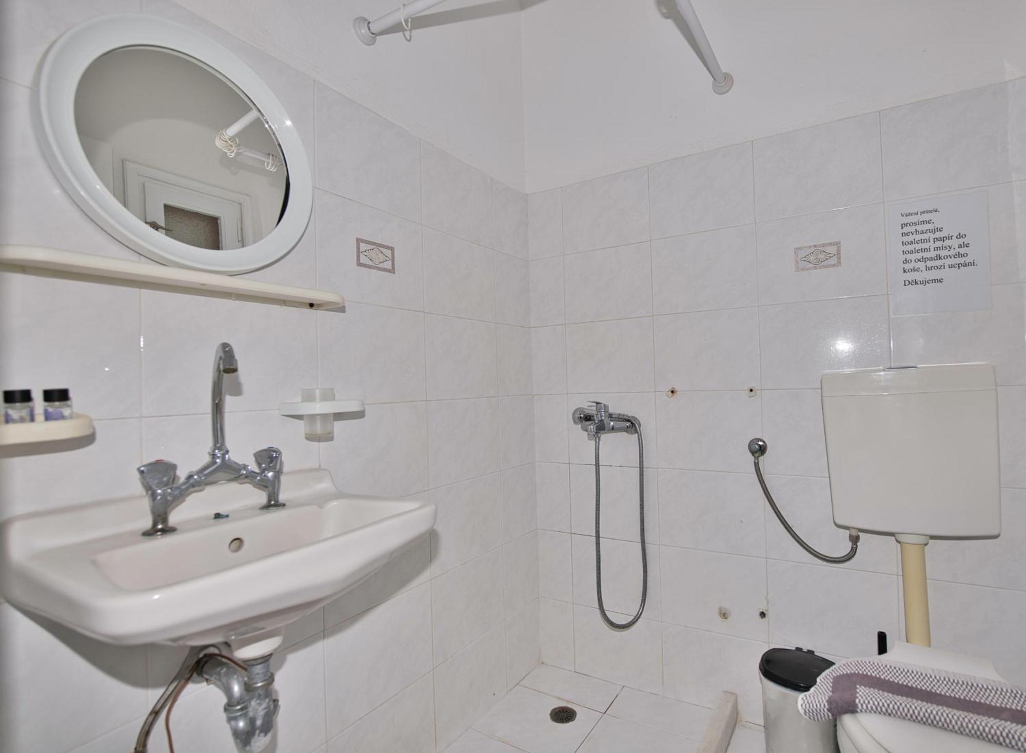 Ira Aparthotel *
